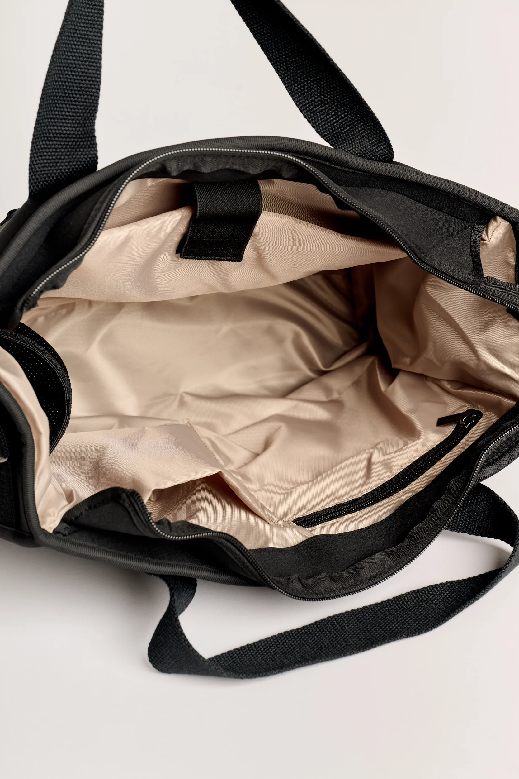 Rover (Black) Medium Neoprene Tote - With Zip Closure - Image 3