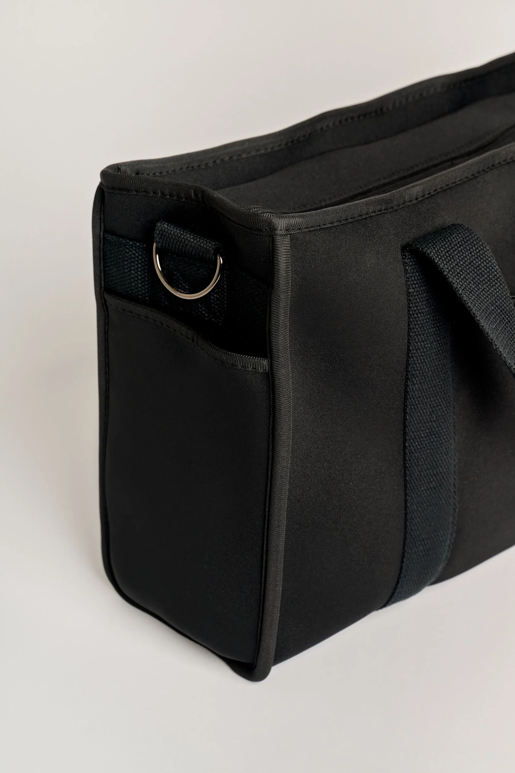 Rover (Black) Medium Neoprene Tote - With Zip Closure - Image 5