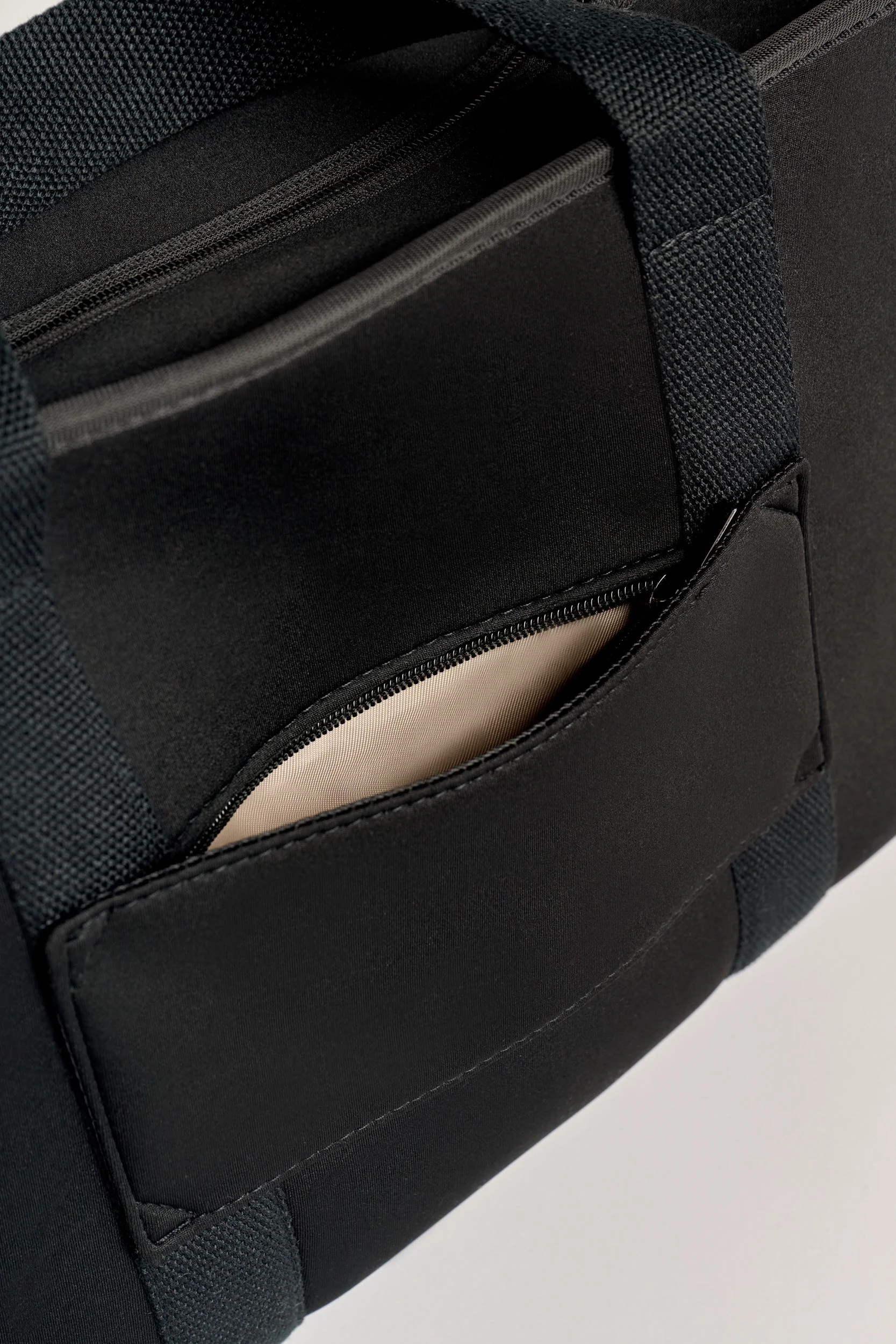 Rover (Black) Medium Neoprene Tote - With Zip Closure - Image 6