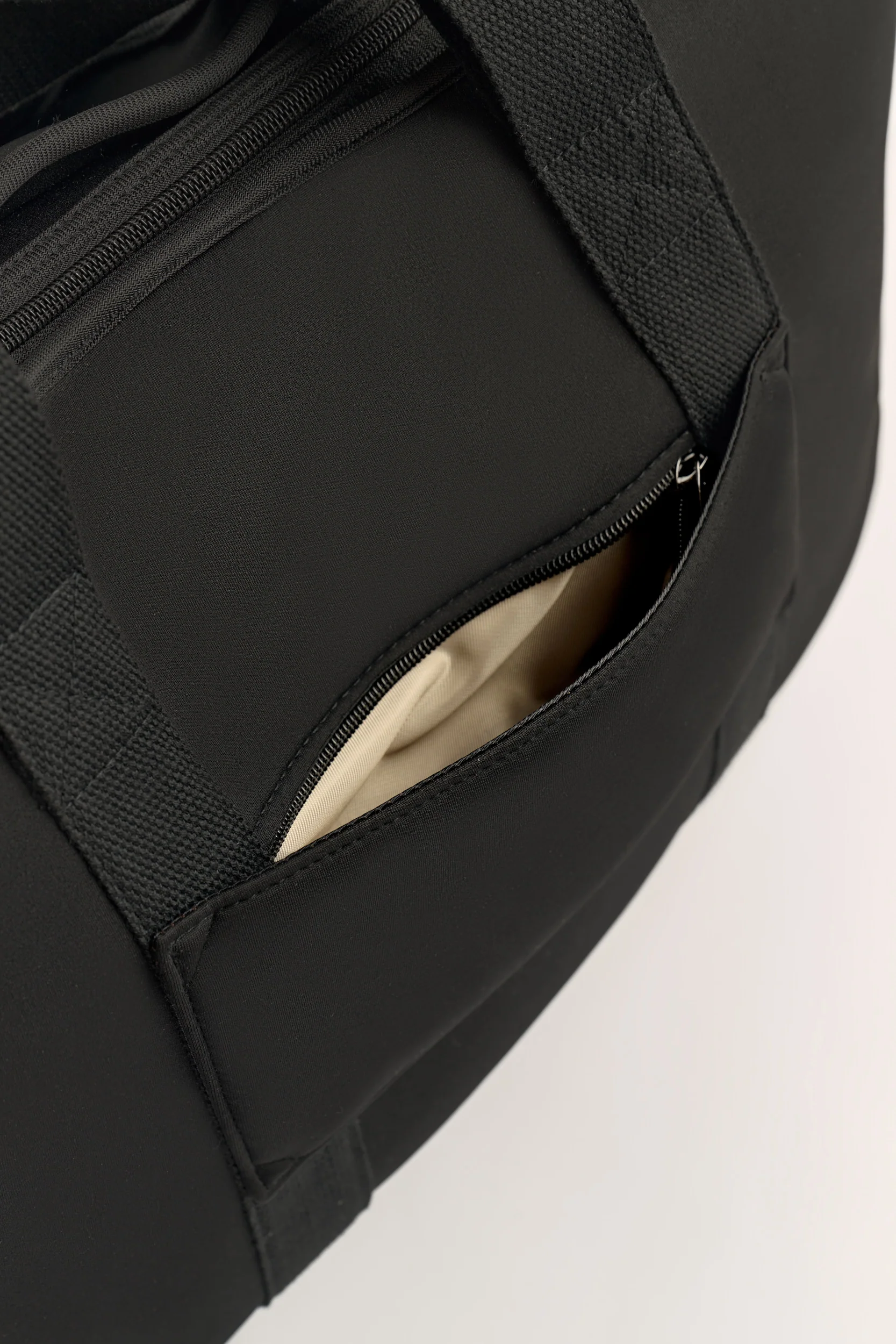Rover (Black) XL Neoprene Tote - With Zip Closure - Image 6