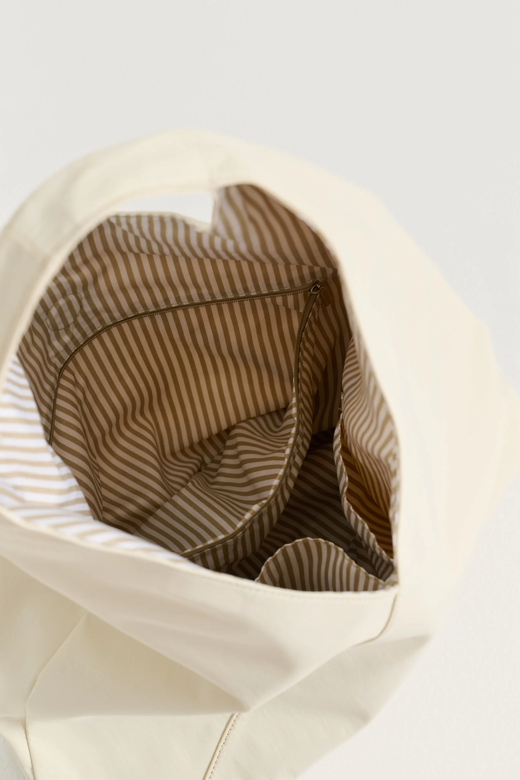 Sydney (Cream) Nylon Shoulder Bag - Image 3